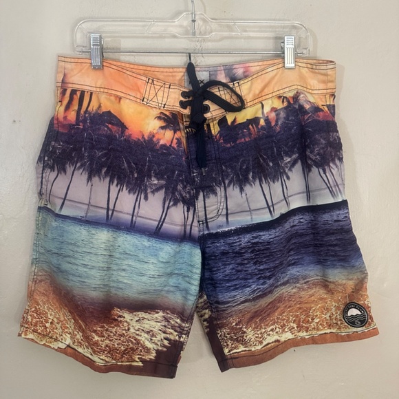 Fox Swim Trunks 34" waist 7.5" inseam Gently worn 100% polyester External lacing - Picture 2 of 4